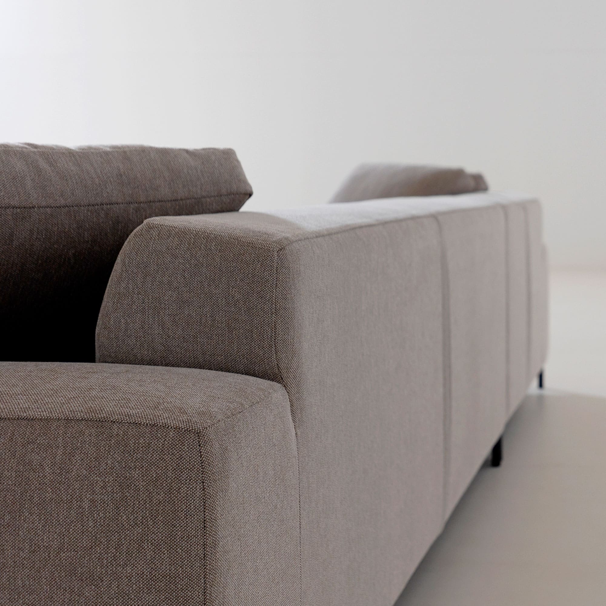 Decibel Traditional 2人掛けカウチソファセット」 製品詳細ページ