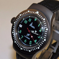 ロシア軍自動自動巻腕時計「ラトニク」6E4-1