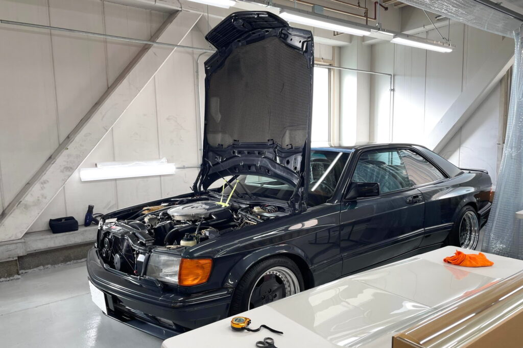 メルセデスベンツW126 AMG 560SEC-6.0ブリスター｜ブルーブラック