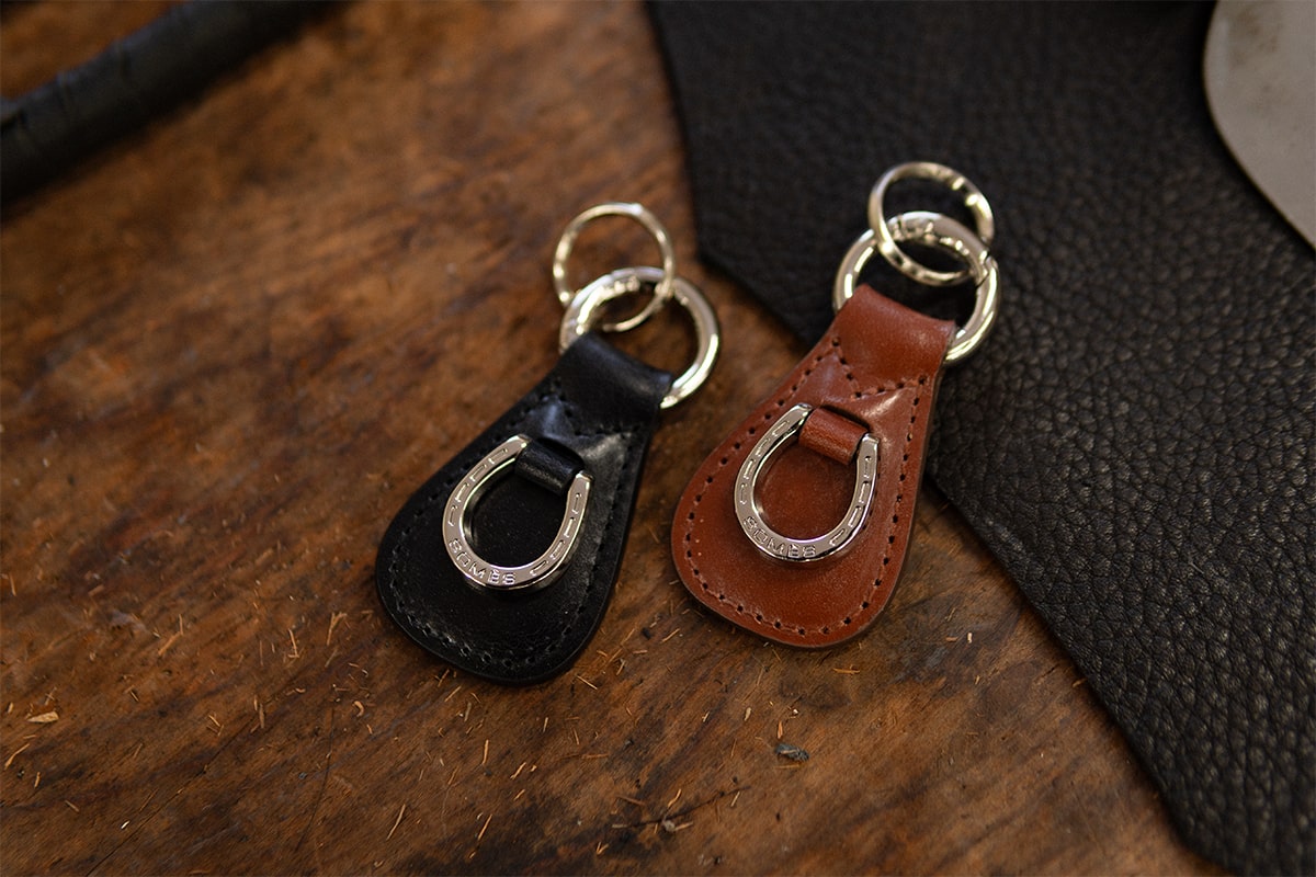馬具の意匠を、日常に。ソメスが磨いてきたかたちのキーホルダー