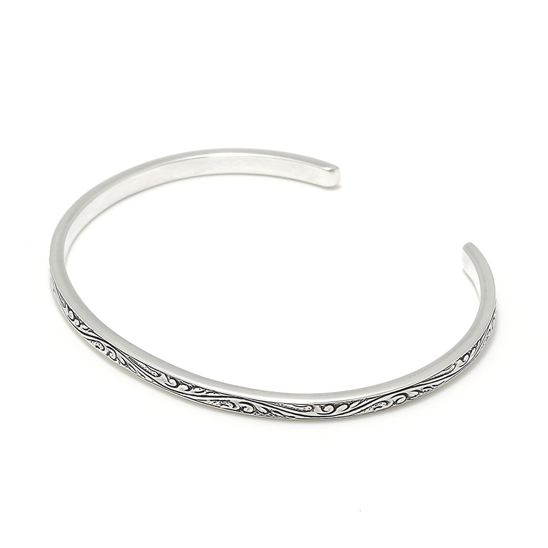 Suman Dhakhwa（スーマンダックワ） Carved Narrow Cuff（カーヴド