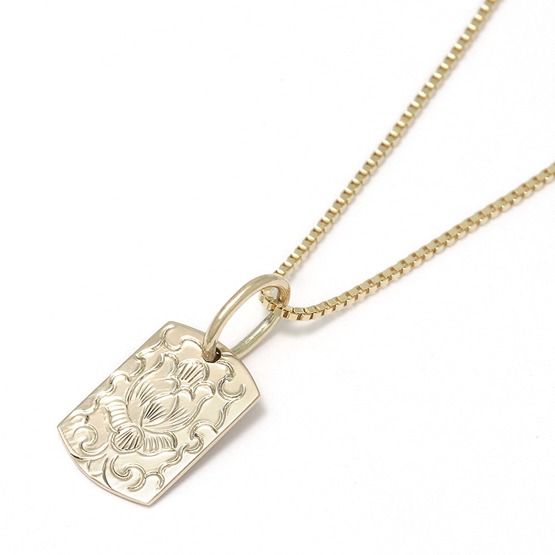 Suman Dhakhwa（スーマンダックワ） 10K YG Lotus Carved Dog Tag（10K