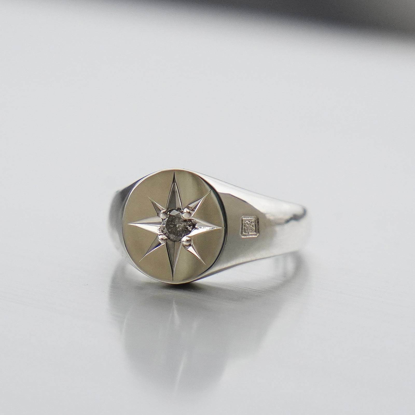 SYMPATHY OF SOUL（シンパシーオブソウル） Oval Signature Ring