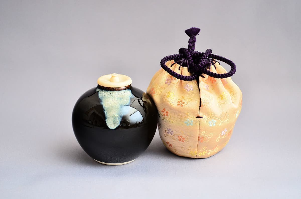 文琳茶入 双花つなぎ文(正絹仕覆) of 茶の湯 墨東清友館 茶道具専門店