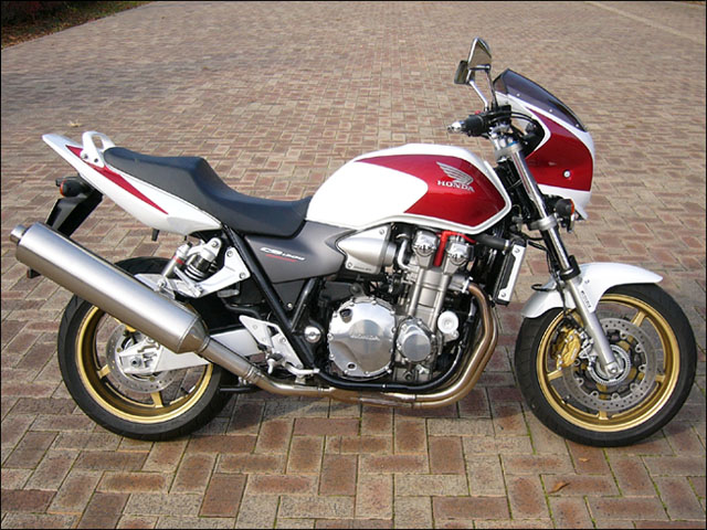 ChicDesign:Special front cowl/2003-2017 CB1300/SF | Samurider.com