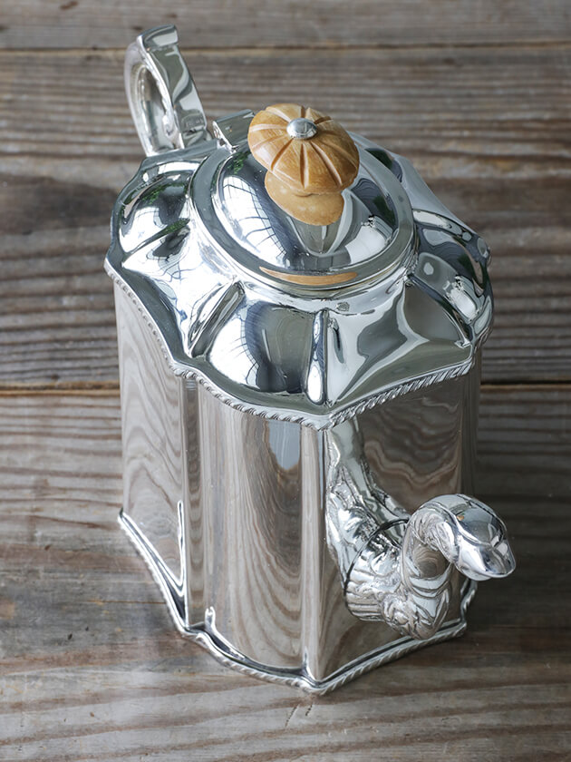 Royal Familyシルバーティーポット - サラグレース