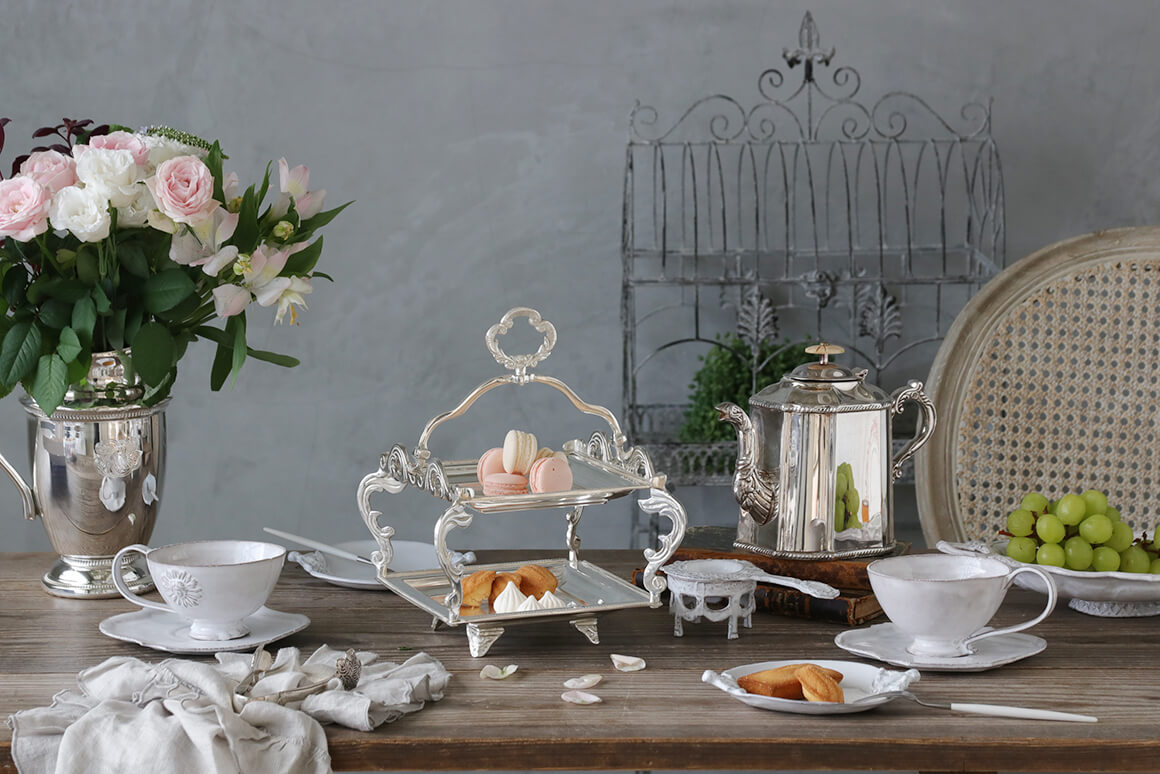 Royal Familyシルバーケーキスタンド2段Clover