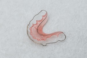 リテーナー、固定用接着（fix）ワイヤーは即日にて製作可能 ｜ ブログ