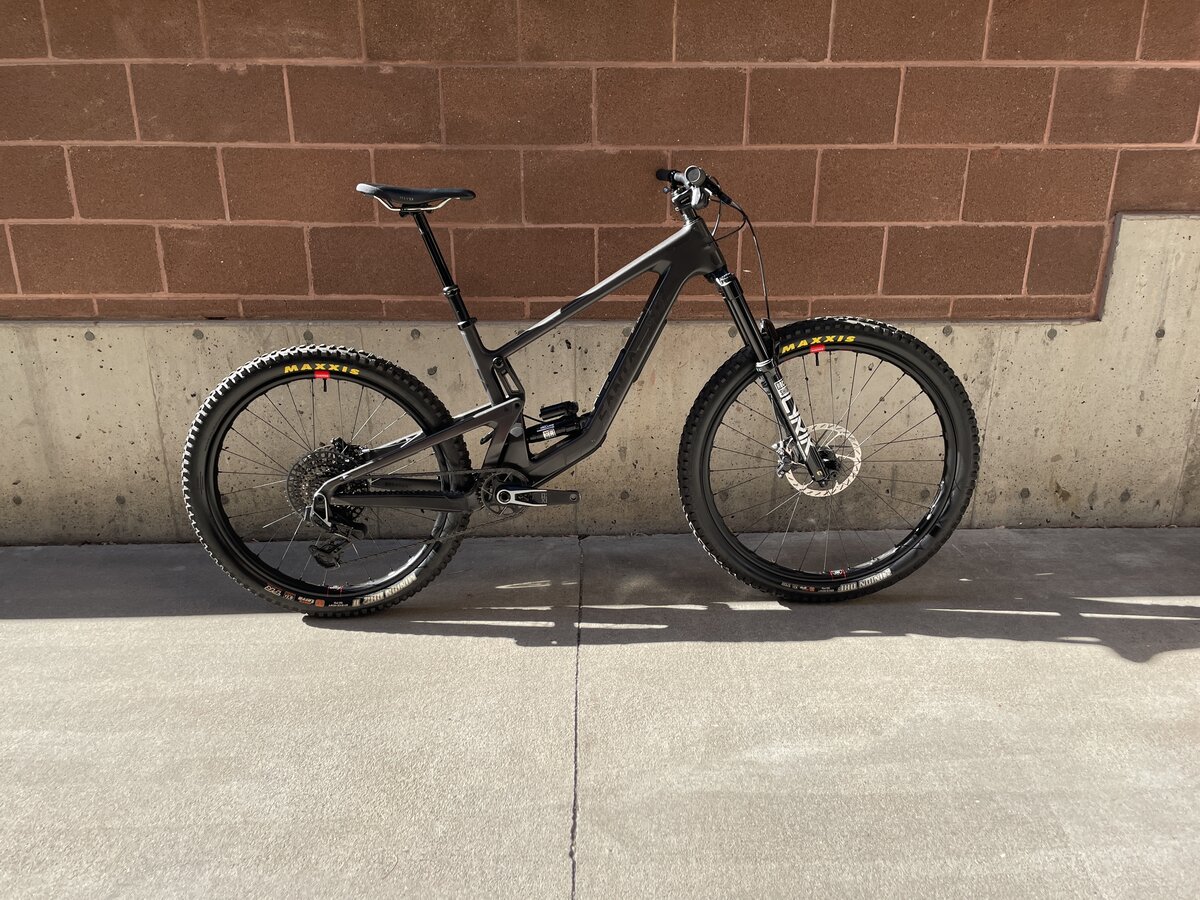 Santa Cruz USED Santa Cruz Bronson CC MX 2024 X0 T-Type RSV Dark