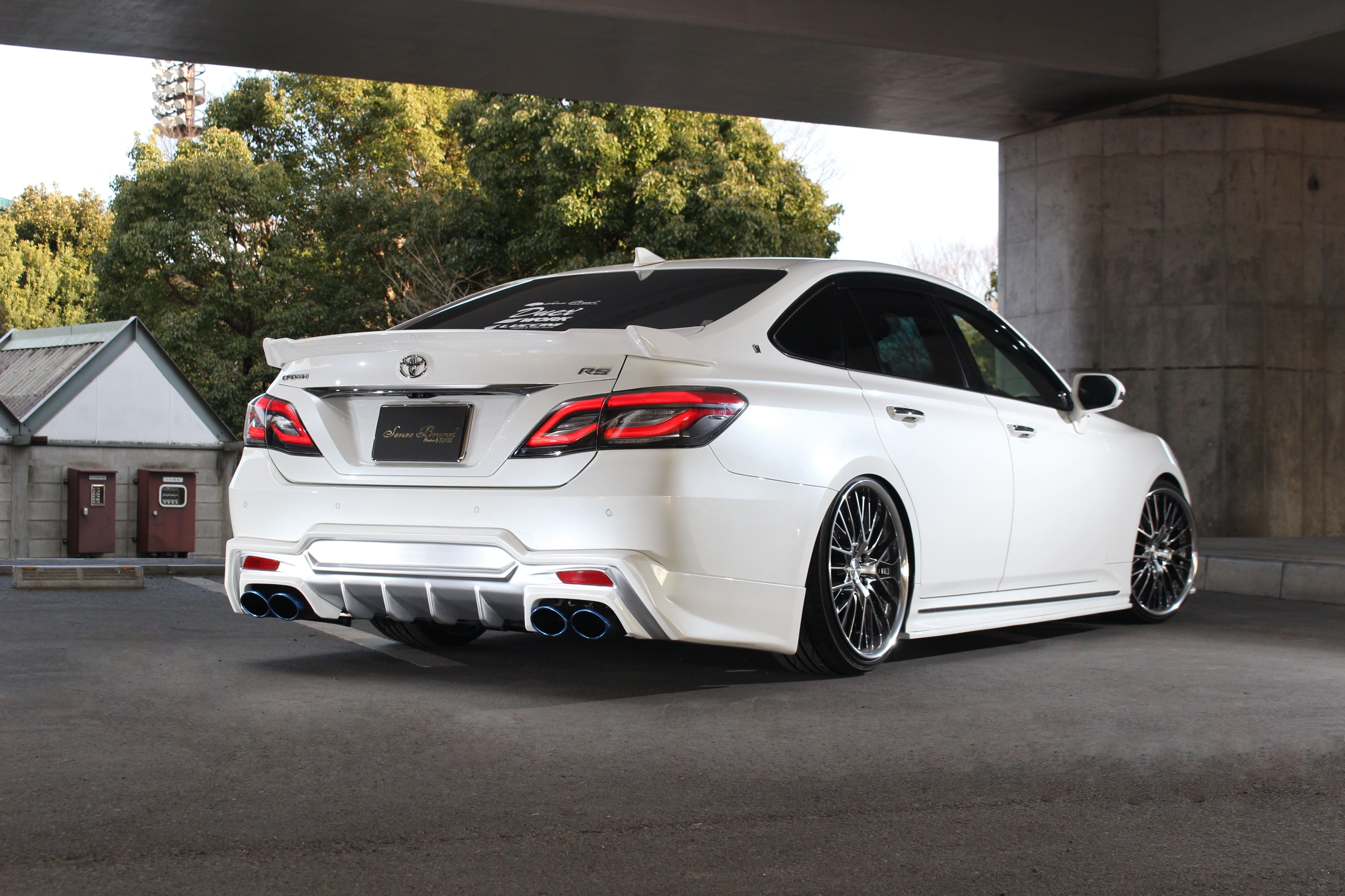 エグゼクティブエディション 220系クラウン RS エアロラインナップ