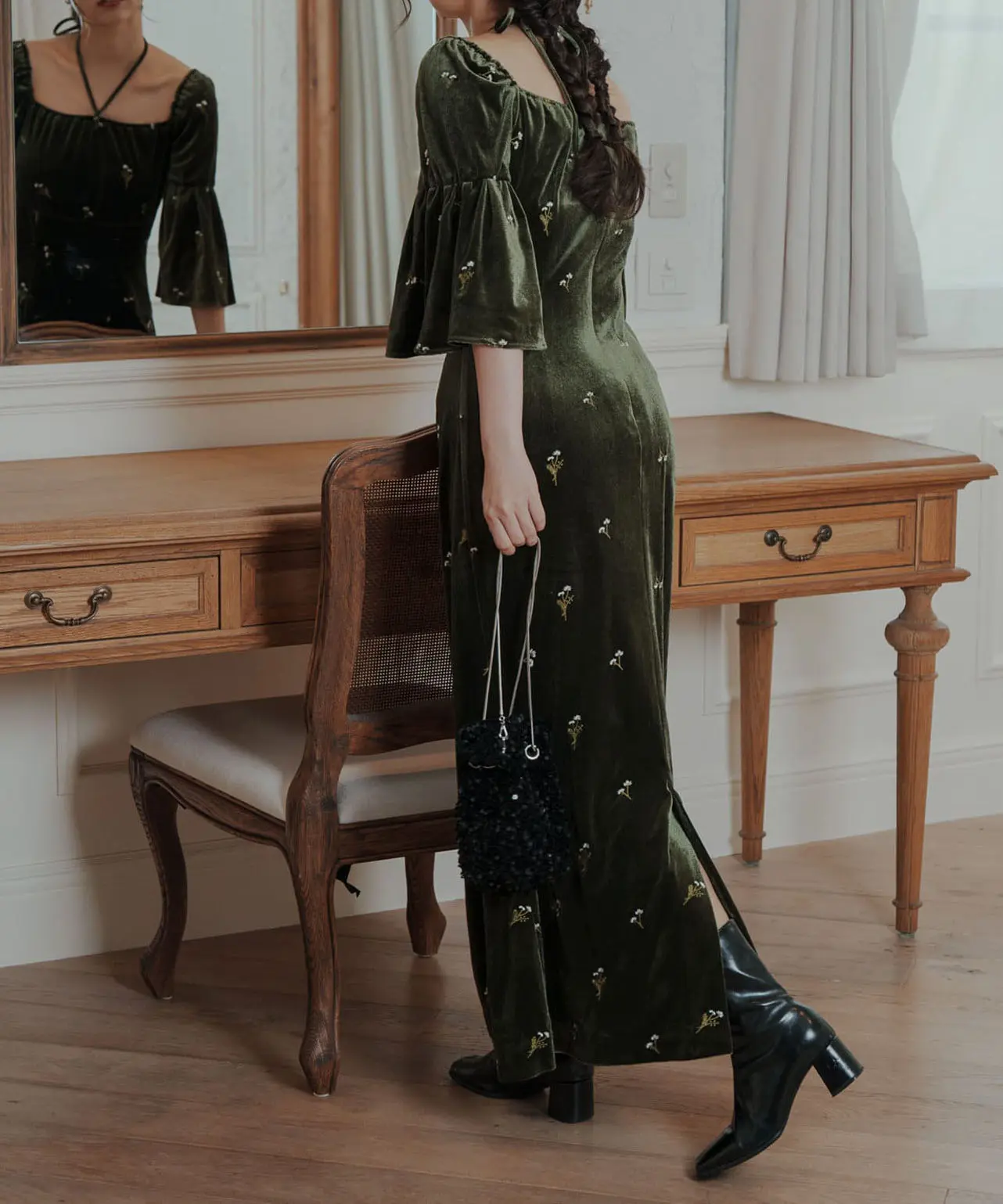 1サイズ】velour bell sleeve dress Kastane（カスタネ）のレンタル