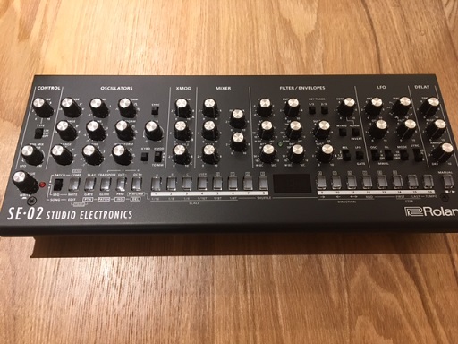 Roland × Studio Electronics 共同開発！話題のアナログシンセ『SE-02