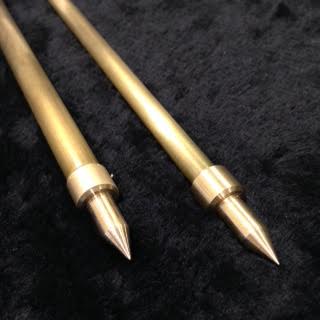 チェロ】エンドピンで音が変わる！見附精機工業のエンドピン試せます