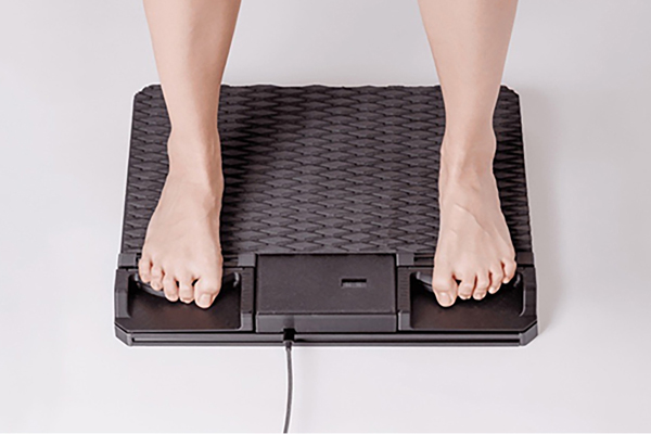 中茂研究室がニフコと産学連携によるトレーニングゲーム開発を開始