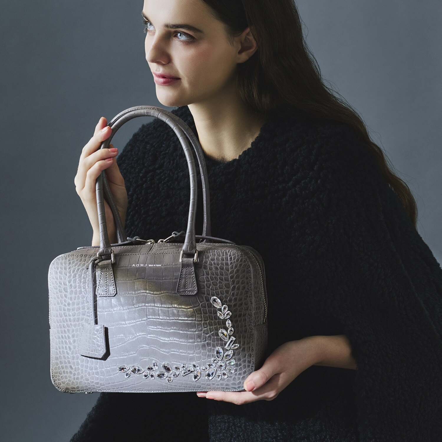 エーディーエムジェイ 牛革クロコダイル型押し クリスタルビジュウ