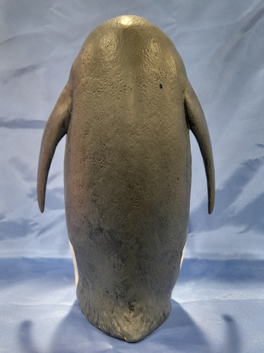 Lladro Penguin Love Figurine 01012519