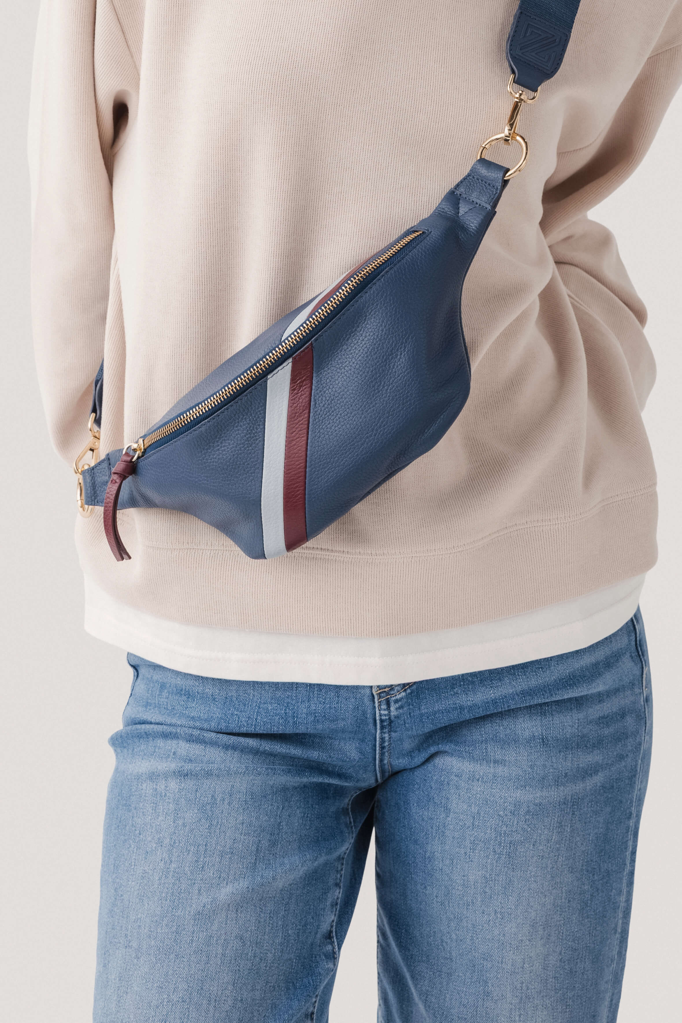 Capital Z Soul Sister Sling Bag – Social Threads