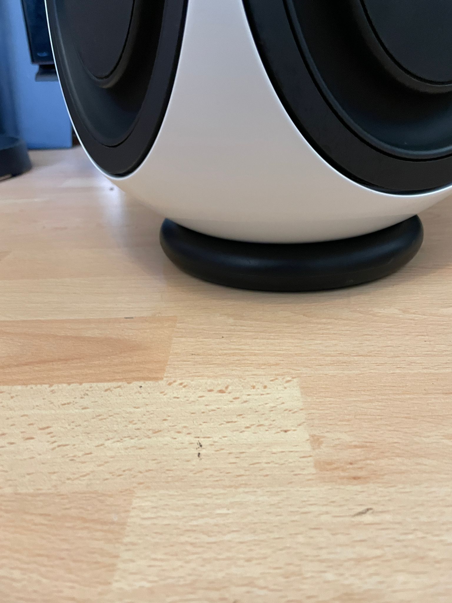 Bang & Olufsen BeoLab 2 Subwoofer in White | SkynnexAV