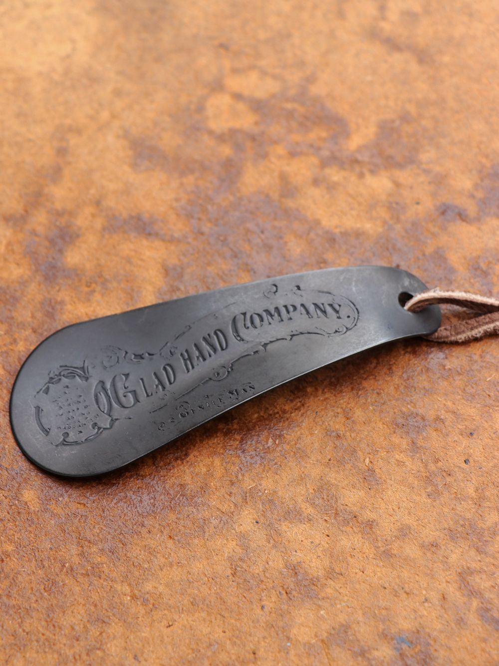 GLAD HAND & Co. - Shoe Horn (Black) | SKANDA