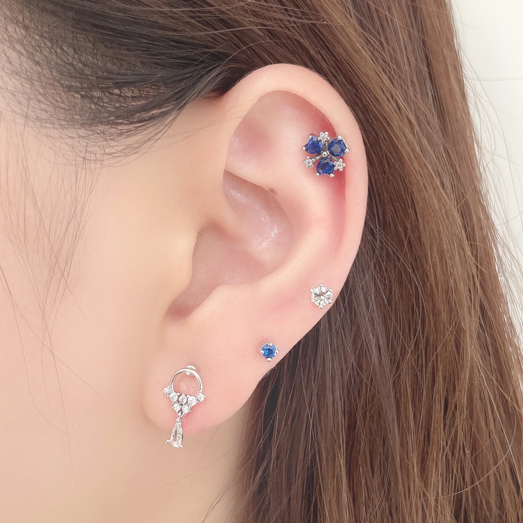 14G 16G ］光を受けて煌くブルーフラワー flower 軟骨ピアス