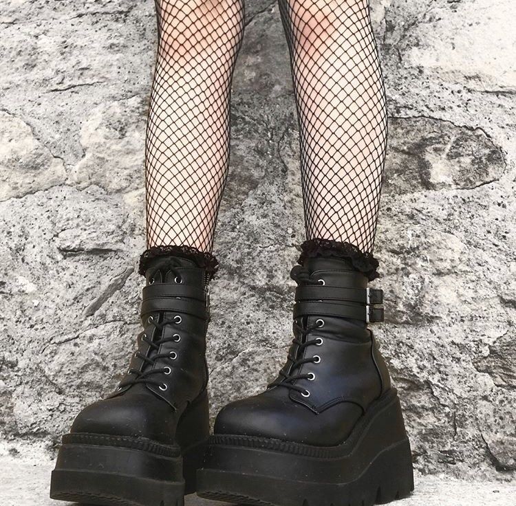 取り寄せ]SHAKER-52 / ビーガンレザー / 厚底ブーツ【DEMONIA