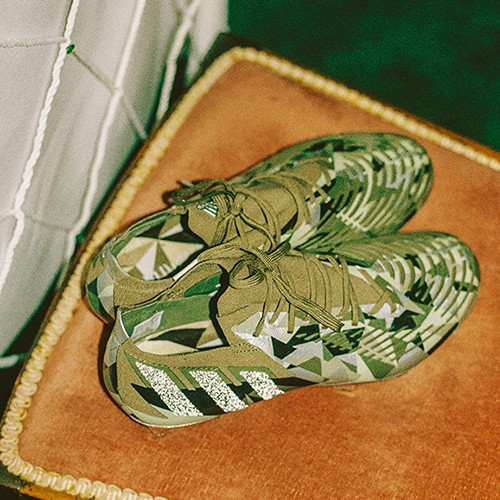 PREDATOR MEETS SWAROVSKI CRYSTALS | adidas football official