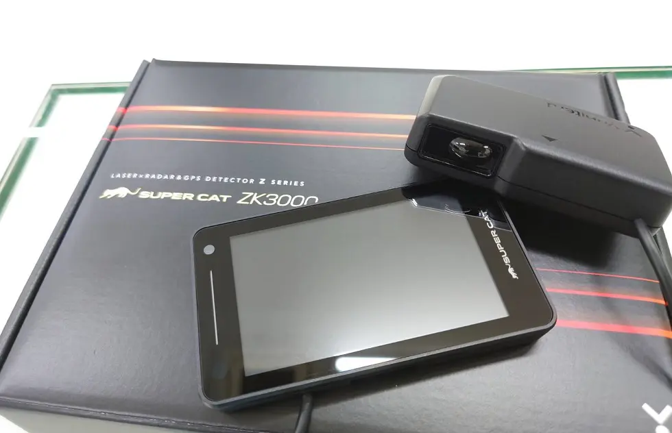 超進化したレーザー&レーダー探知機「ユピテルZK3000」がBMWオーナー様