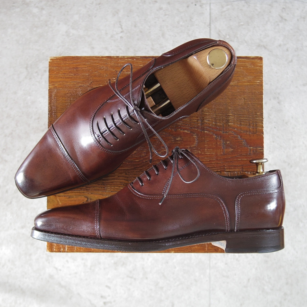 ヤンコ パンチドキャップトゥ 黒 7 中古 o447 | 高級中古革靴の買取