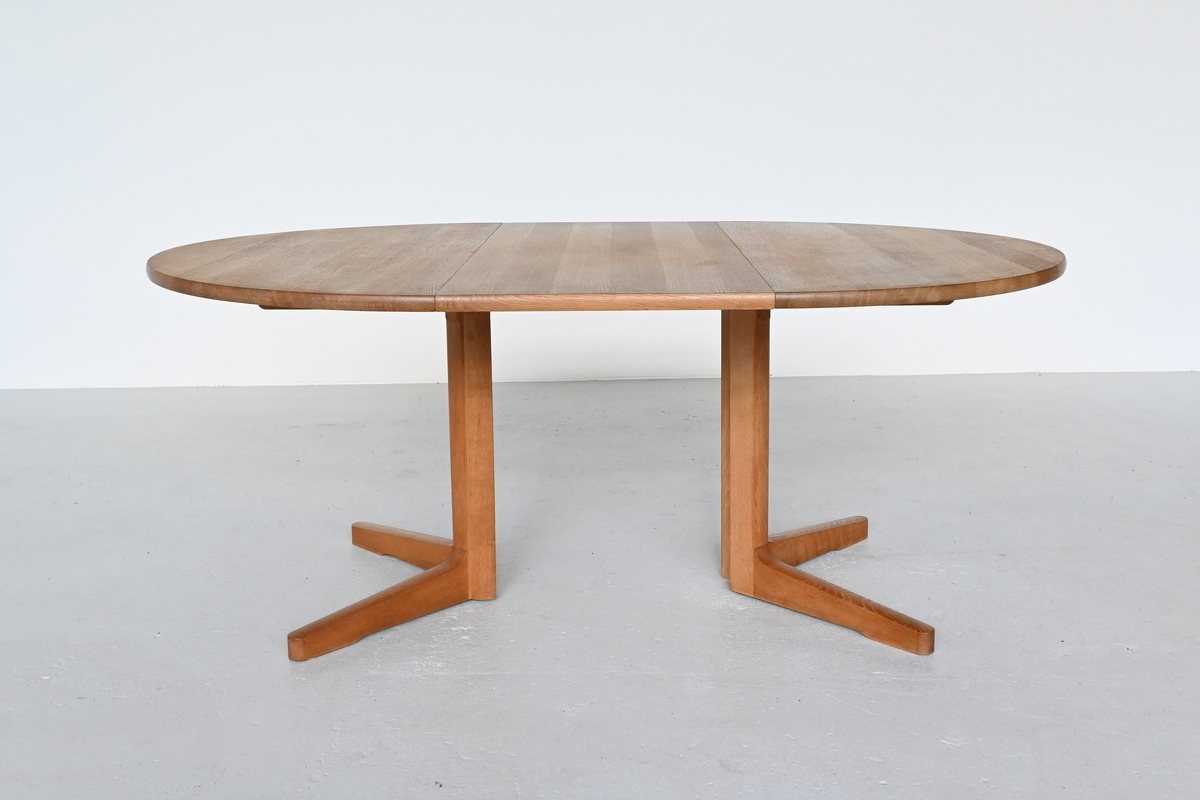 CJ Rosengaarden oak extendable dining table Denmark 1981 I Studio