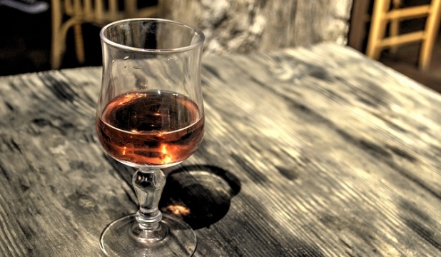 ヘネシーを代表する「VSOPスリムボトル」の魅力と買取相場を知る