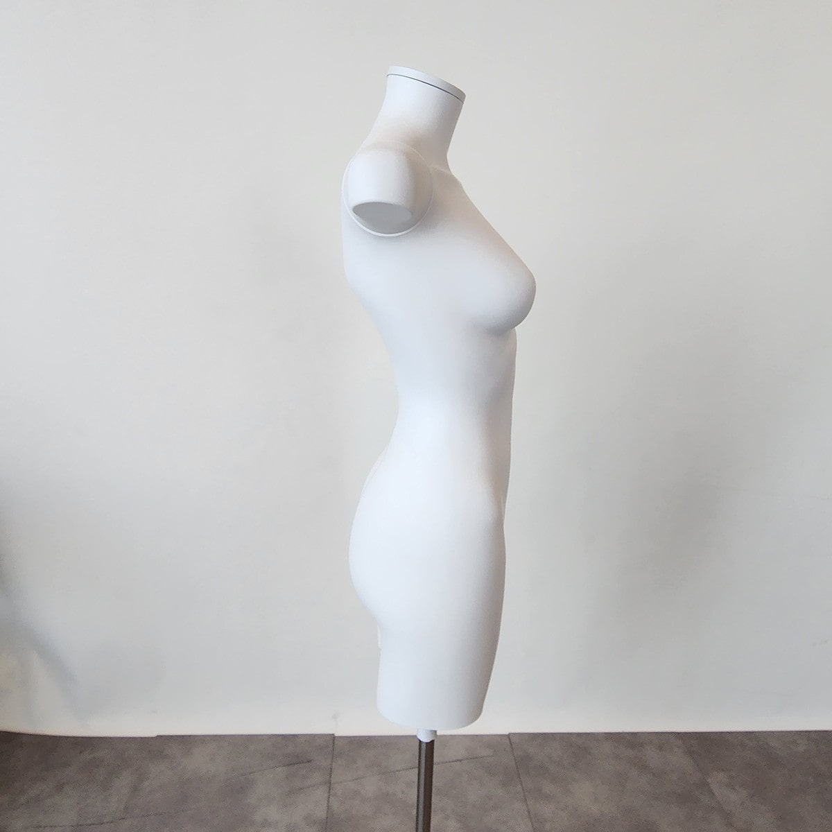 PP製 婦人トルソー〔ストエキオリジナル〕 ホワイト