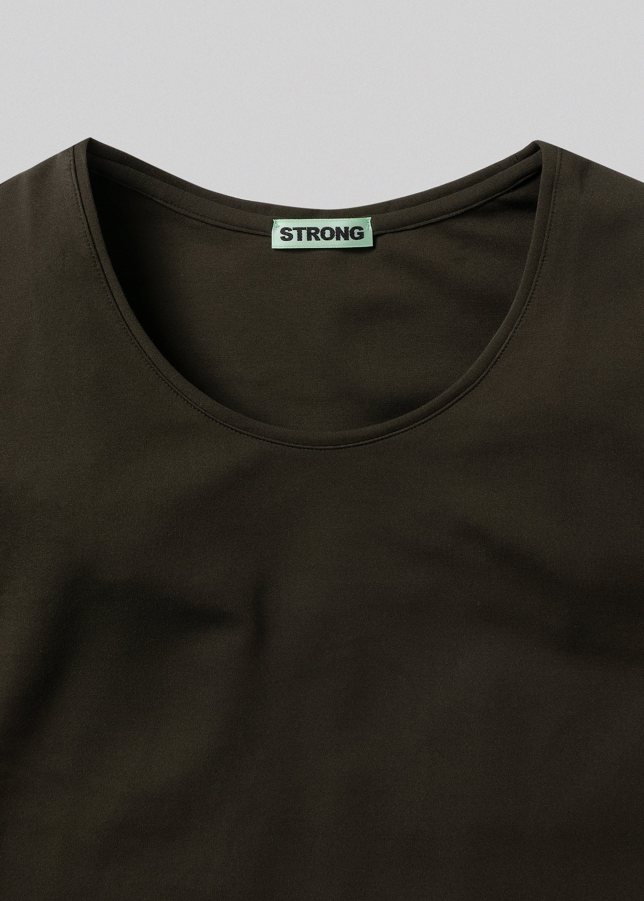STRONG PACK TEE (KHAKI)