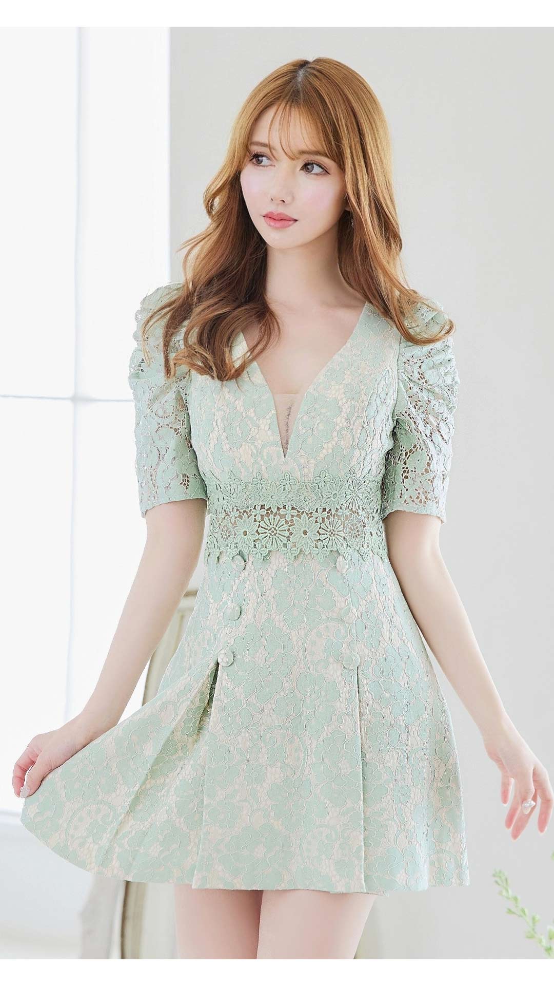 Donia Quinn / ドニアクイーン】 フラワーレース/ 袖あり/ 半袖