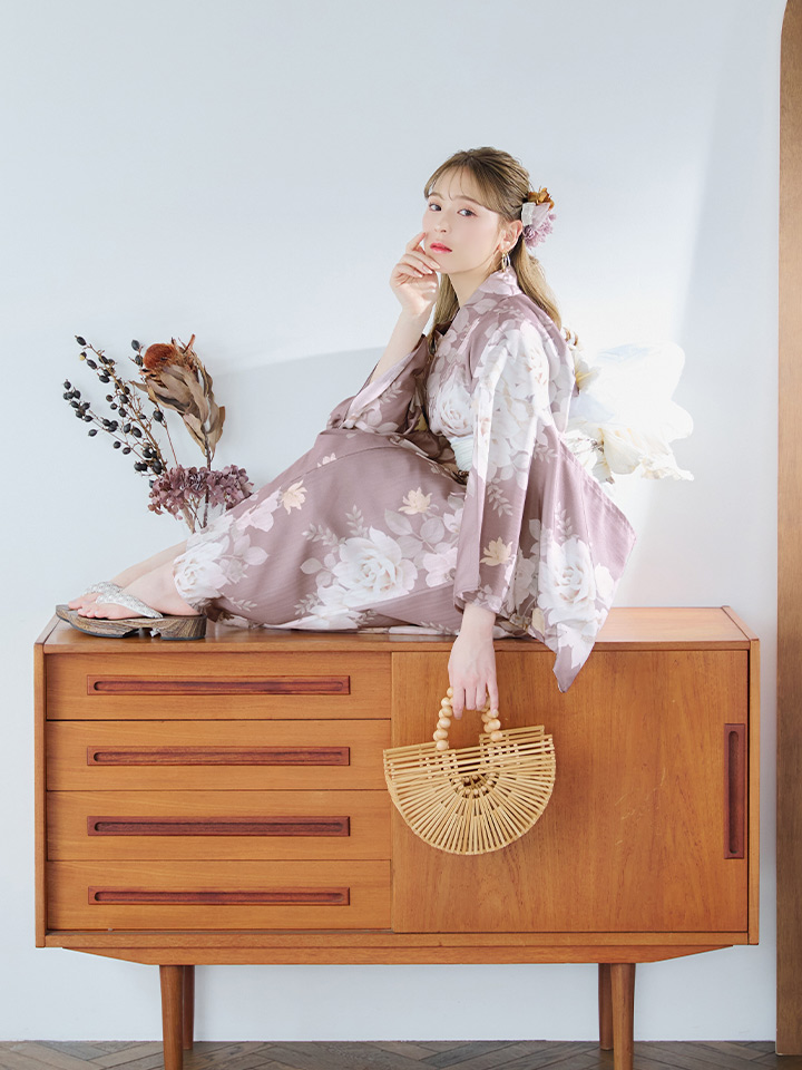 即日発送】ピンクベージュフラワー浴衣【浴衣3点セット 浴衣/帯/下駄