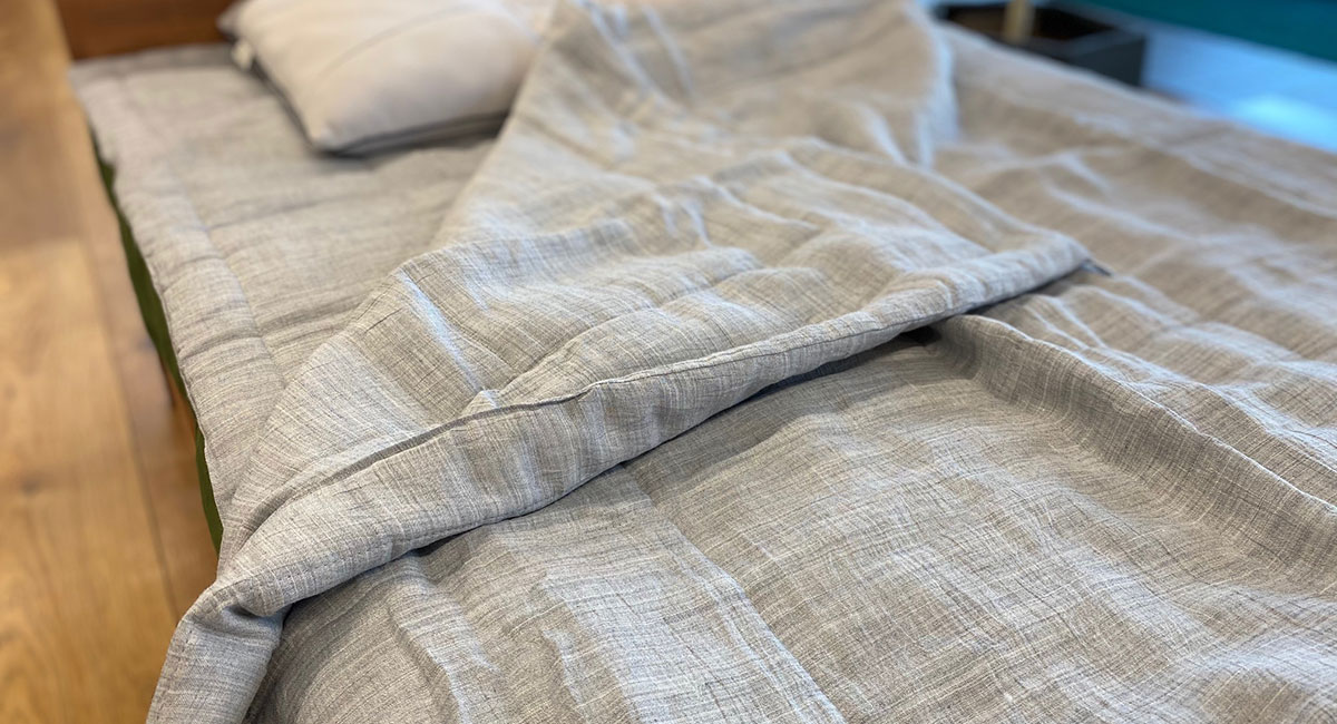 熟練の職人の手作り！近江ちぢみ本麻敷きパッド｜側生地はリネン、中綿
