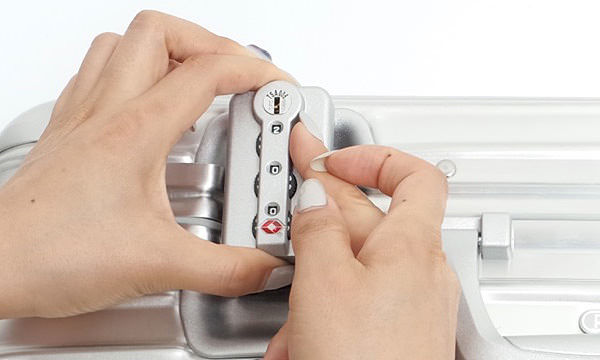 リモワTSAロックのダイヤル設定方法 | リモワ(RIMOWA)専門通販サイト