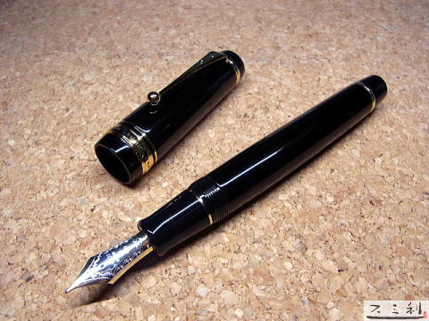 パイロット カスタム・ウルシ万年筆 迫力の30号ニブに美しい漆塗り