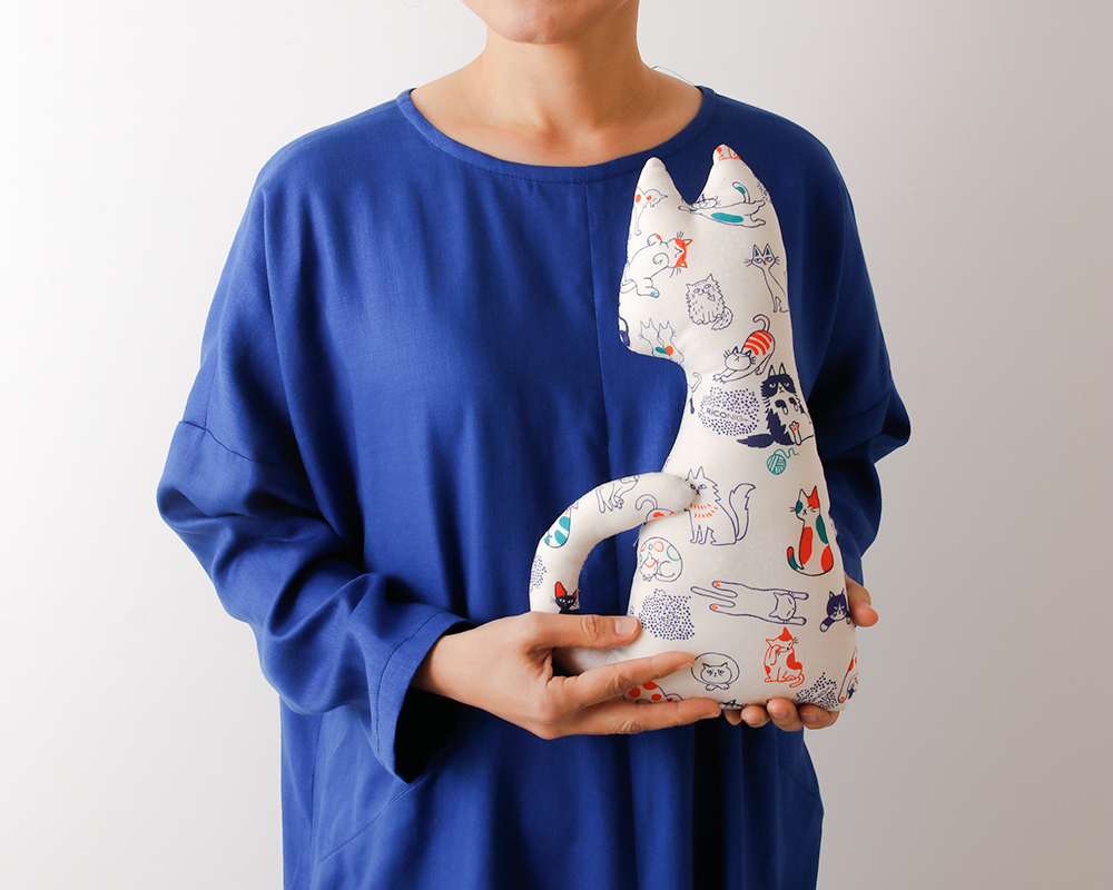 寸法図【NO.5314】窓辺のネコのぬいぐるみ【S/M/L】 [M便 0/1]の通販