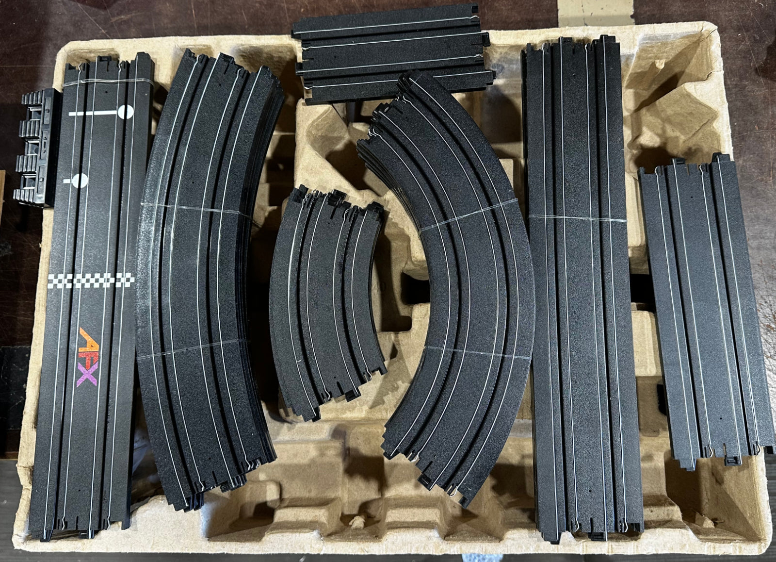 AFX 70636 Dual Power Terminal Track Pack 15