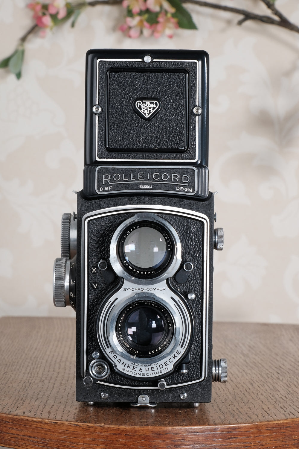 Near Mint! 1955 Rolleicord with Synchro-Compur shutter & Coated