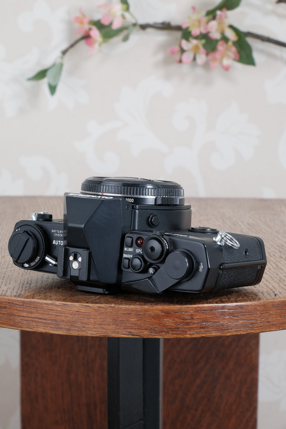 Mint! Beautiful Black Olympus OM-4 – Petrakla Classic Cameras