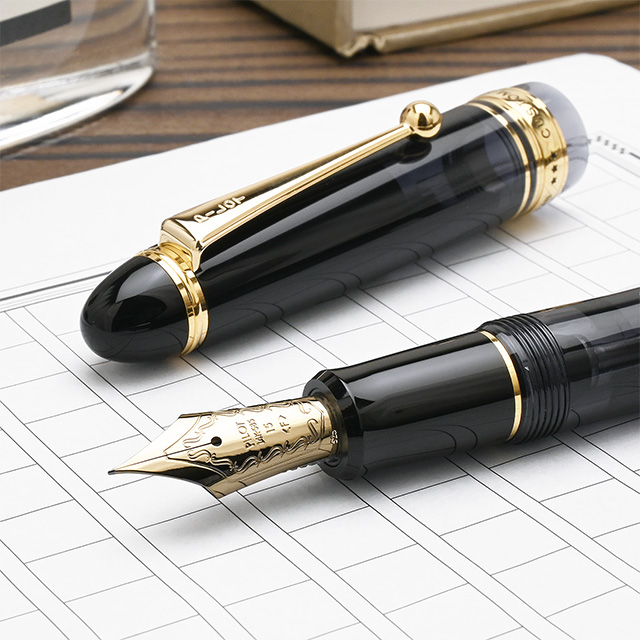 パイロット 万年筆 カスタム823 透明ブラック | ペンハウス