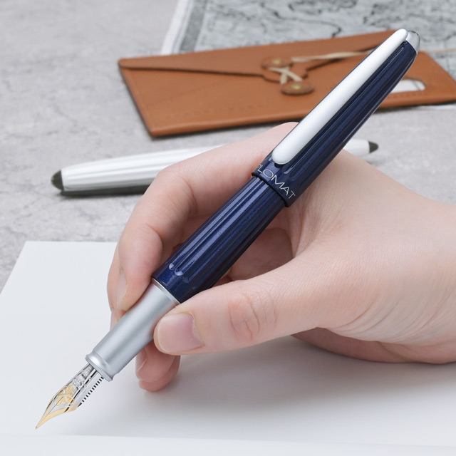 DIPLOMAT（ディプロマット）万年筆 アエロ 14K パールホワイト