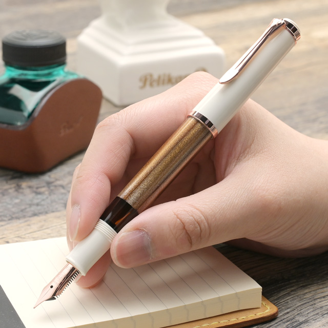即日出荷OK】Pelikan ペリカン 特別生産品 万年筆 クラシック M200