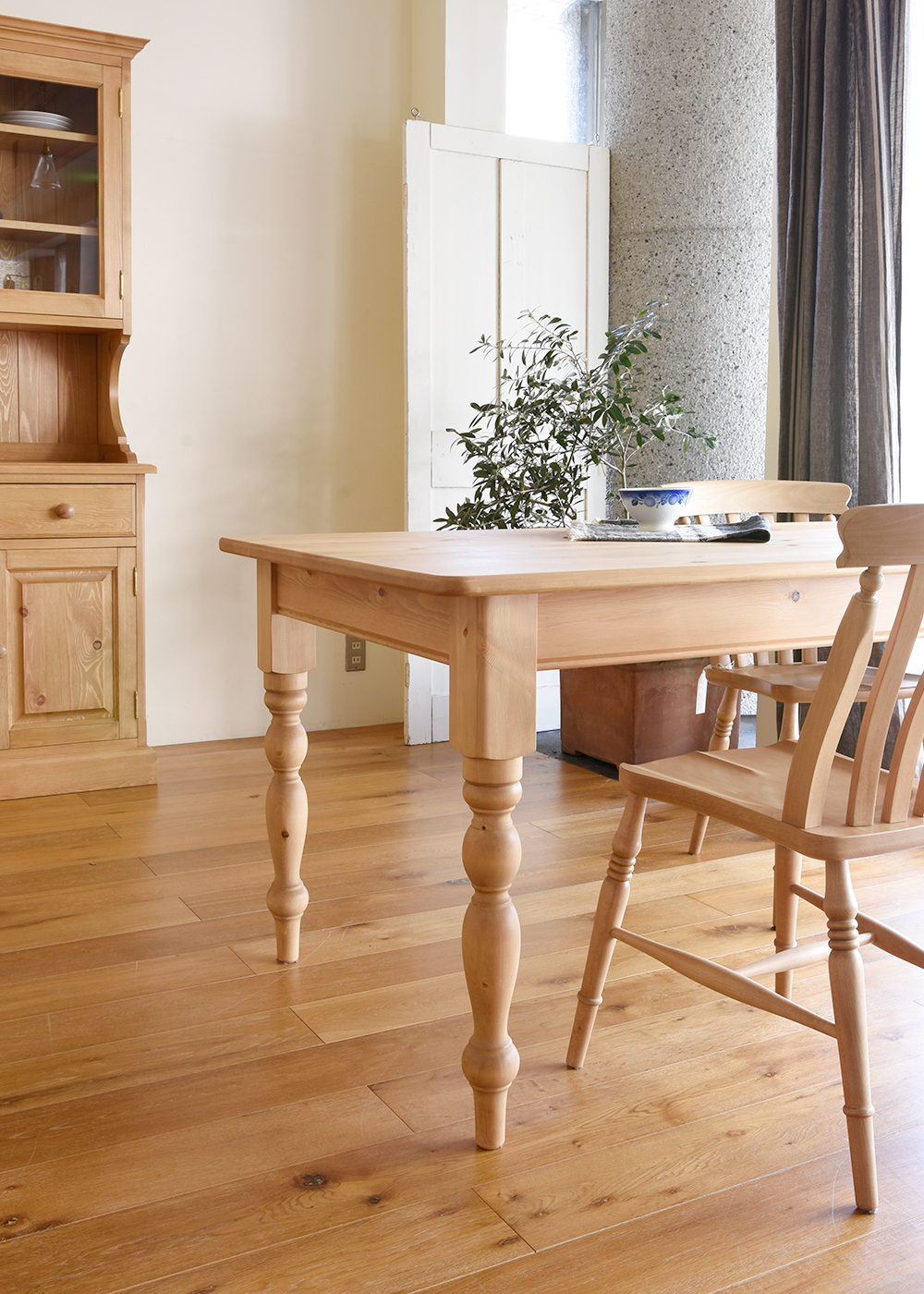 展示中】白金店NEWパインダイニングテーブル|オリジナル家具商 | ザ