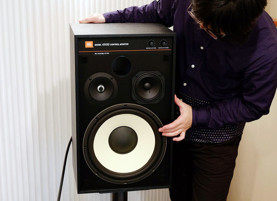 JBLの新定番スピーカー「4312G」レビュー。モニター的だが懐も深い