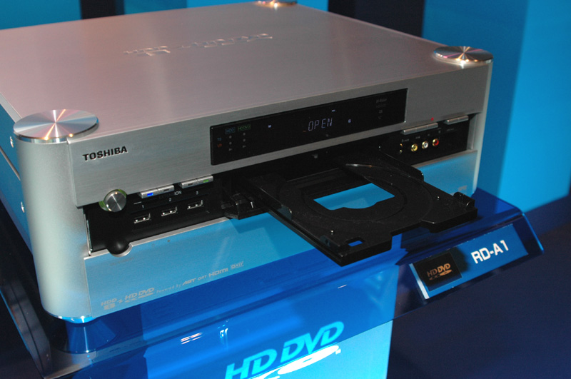 画像1 - 【詳報】東芝、世界初のHD DVD搭載レコーダー「RD-A1」を発売