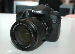 キヤノン、デジタル一眼レフ「EOS 7D」を発売 － 1080/24pの動画撮影に