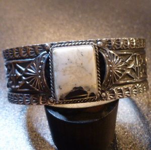 ナバホ Sunshine・Reeves サンシャイン・リーブス スタンプワーク バングル