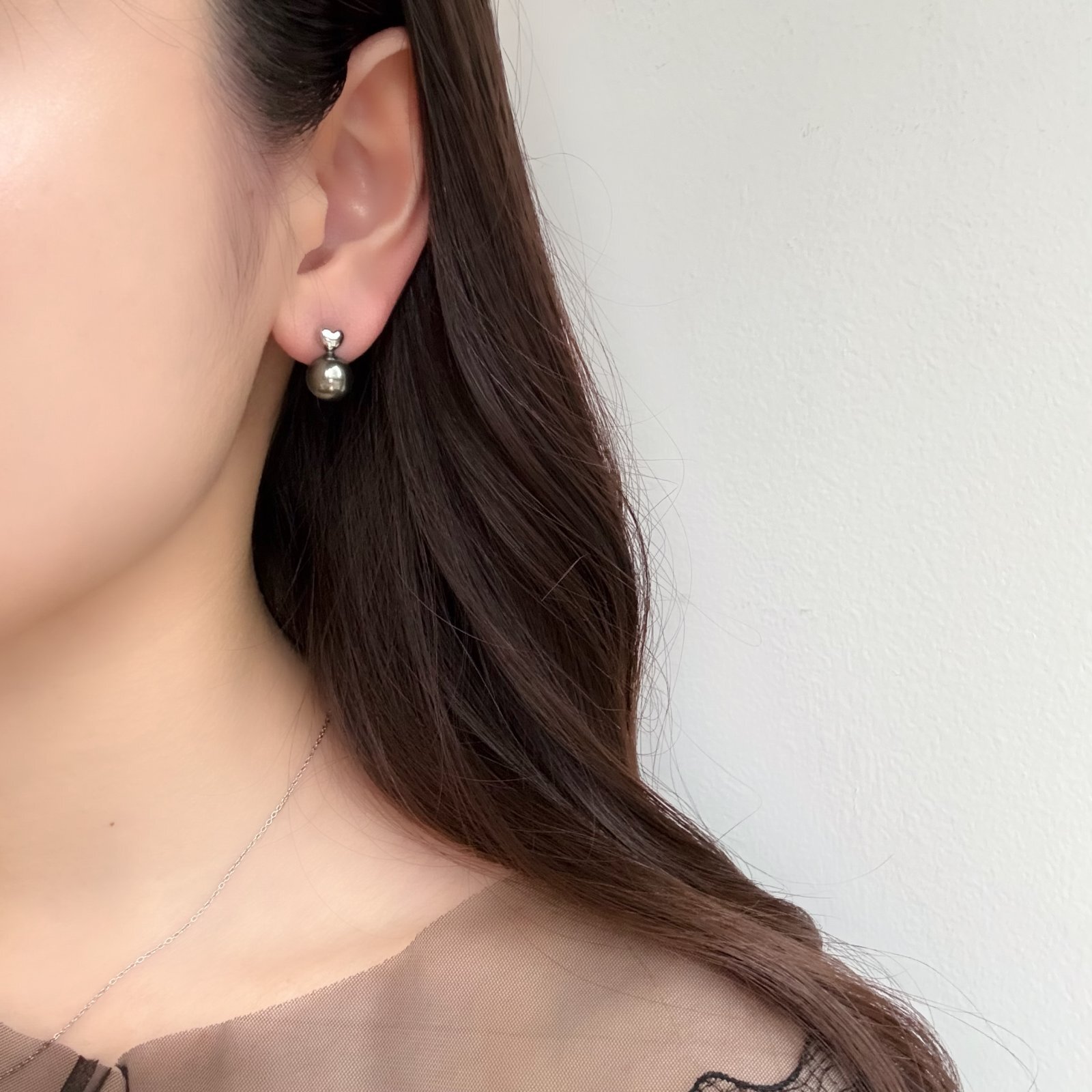 黒蝶真珠 ブラックパールピアス セミラウンド 9mm K18WG 18金ホワイト